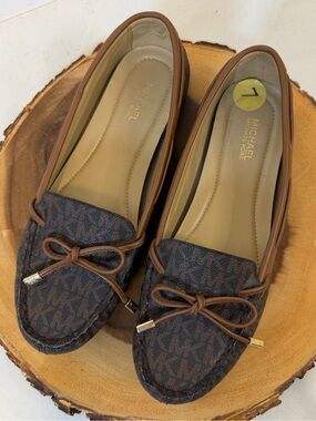 Michael Kors Juliette Slip On Moccasin Loafers Brown Logo Leather Trim Size 7